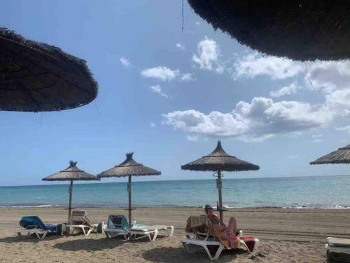 Beautiful 2-bed Apartment In Estepona With Seaview