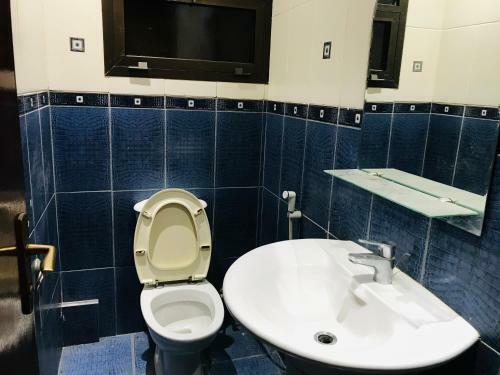 Spacious Private Room With Separate Washroom