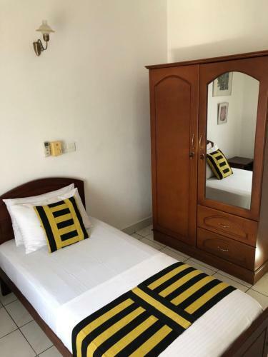 3 Room 10th Floor Apartment - Colombo City