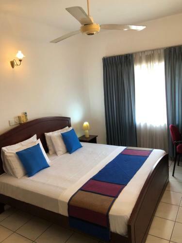 3 Room 10th Floor Apartment - Colombo City