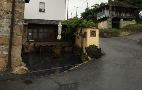 Apartamentos Y Casa La Paredana, Agroturismo