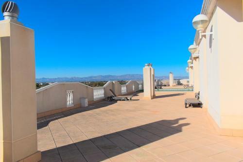 4 Bed Ground Floor Apartment With Rooftop Pool