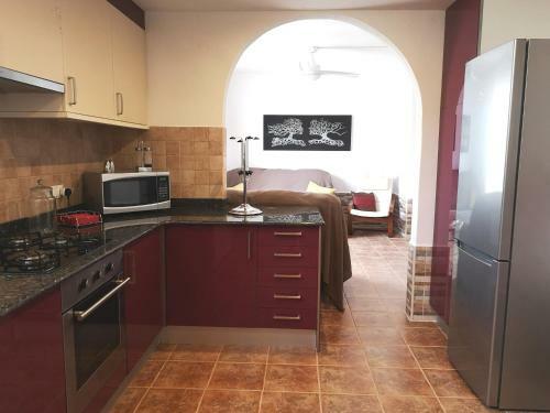 Villa With Serene Mountain Views. Spacious Garden With 10x5m Pool.