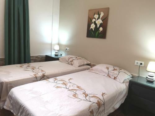 Villa With Serene Mountain Views. Spacious Garden With 10x5m Pool.