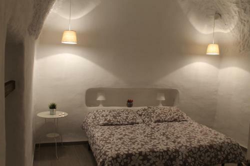 Cuevas Adonia