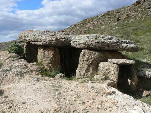 Cuevas Adonia