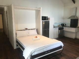 Hotel First Landing Beach Resort & Villas