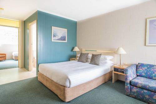 Sunrise Motor Inn