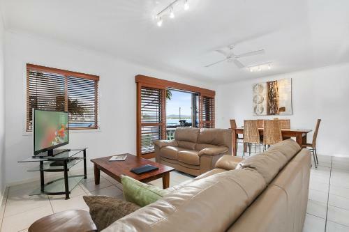 Hotel Culgoa Point Beach Resort