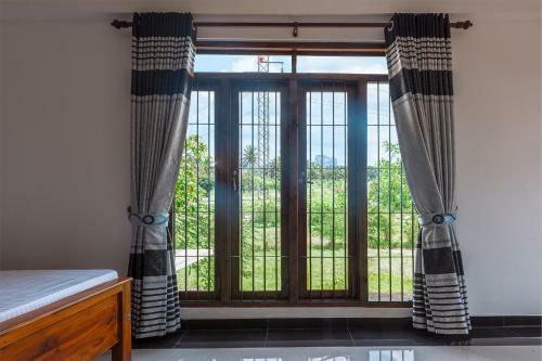 Hostal Gold Crown Residence