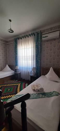 Hostal Guest House Art Postindoz