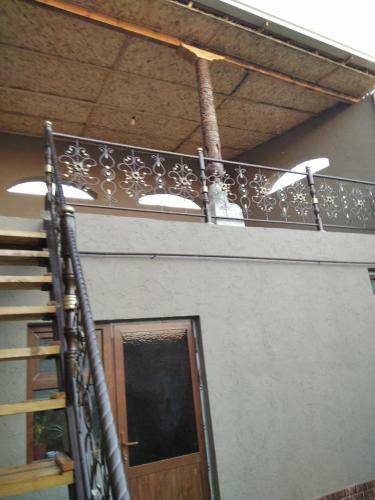 Hostal Guest House Art Postindoz