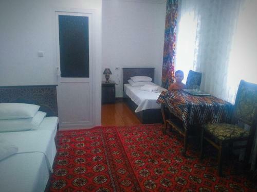 Hostal Qutlug Qadam Guest House