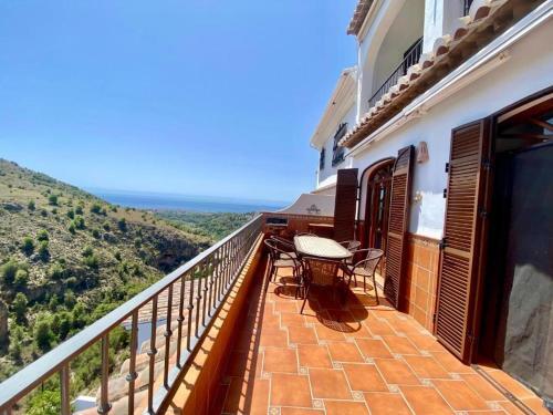 Casa Con Incre�bles Vistas A Las Monta�as Y Al Mar