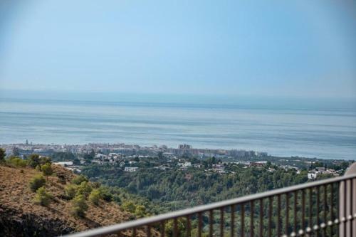 Casa Con Incre�bles Vistas A Las Monta�as Y Al Mar