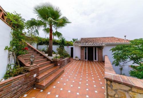 Villa With Infinity Pool Hot Tub