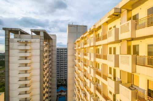Skyland Sentul Tower Apartment
