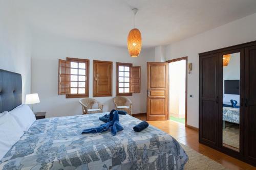 Villa The Yellow House Climatized Pool - Solarium - Parking