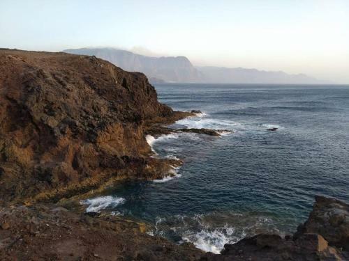 North Cliff Apartment *the Ocean Beneath Your Feet*