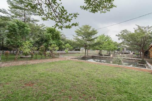 Hotel Sans Resort Parung Bogor