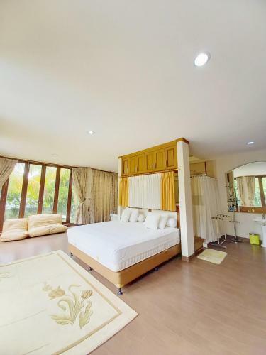 Villa Muslim Yuni Syahla Holiday Home