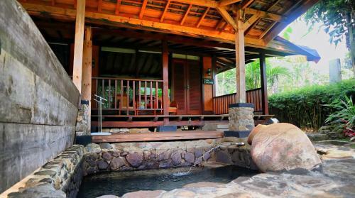 Tirta Arsanta Hot Springs & Villa