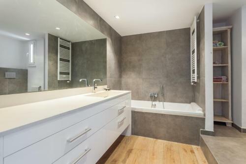 Hhbcn Beach Apartment Gava #1