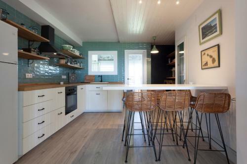 Gavamar Castelldefels Beachfront Apartment- Direct Access To The Beach