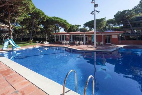 Gava Mar- Castelldefels Beachfront Apartment- Direct Access To The Beach