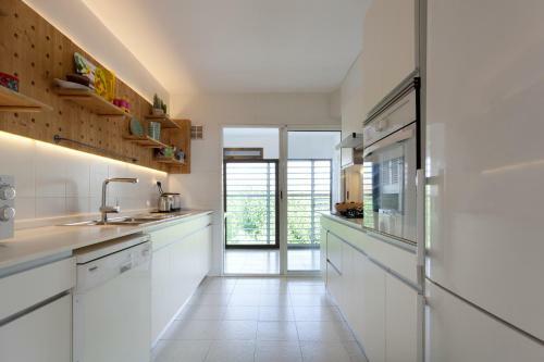 Gava Mar- Castelldefels Beachfront Apartment- Direct Access To The Beach