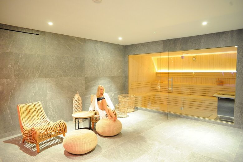 Hotel Tropical Gava Mar