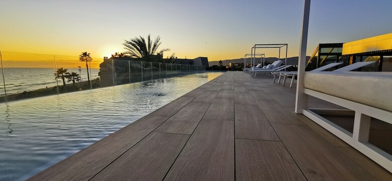 Hotel Tropical Gava Mar