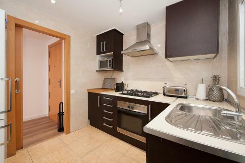 Apartamento Modern Penthouse With Rooftop Close To The Beach