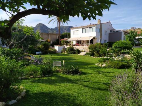Hostal Berg & Zon