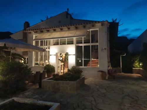 Hostal Berg & Zon