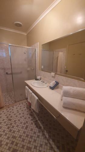 Allamar Motel