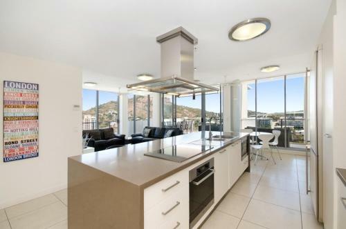 Dalgety Apartments
