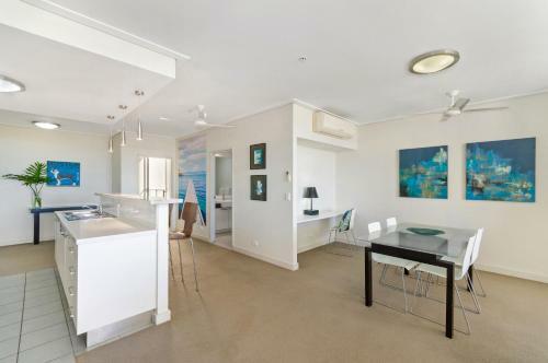 Dalgety Apartments