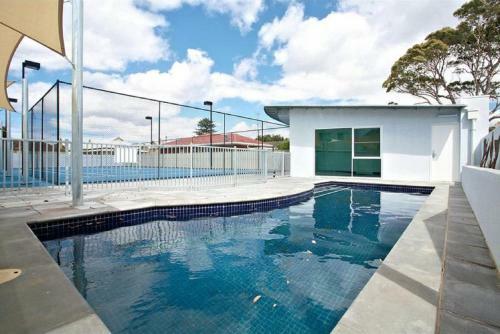 Unwind @ Gallery Apartments