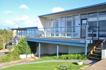 Victor Apartments