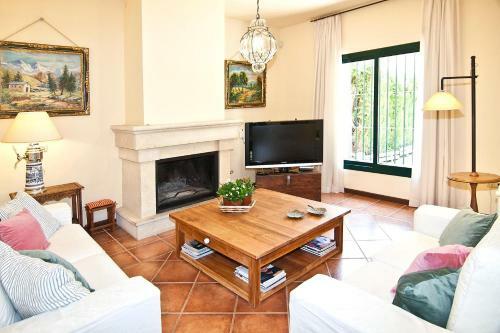 Villa Maria Your Luxury Retreat With A Quiet Pool