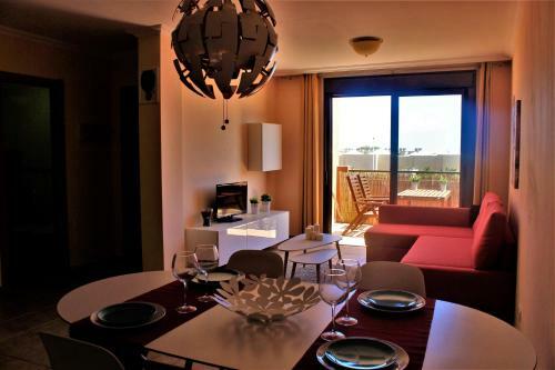 Apartment With Sea & Garden View