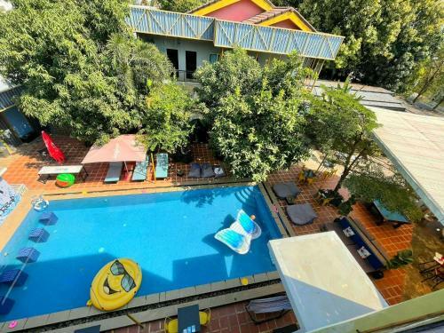 Revolution Hostels