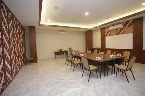 Hotel Front One Budget Boyolali