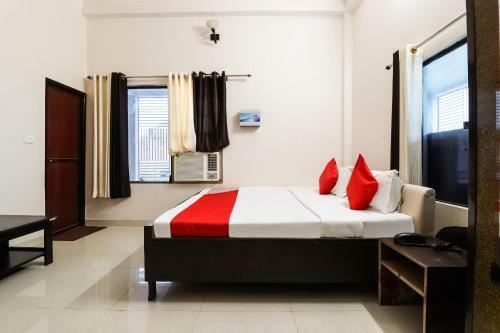 Oyo Flagship 45992 Hotel Royal
