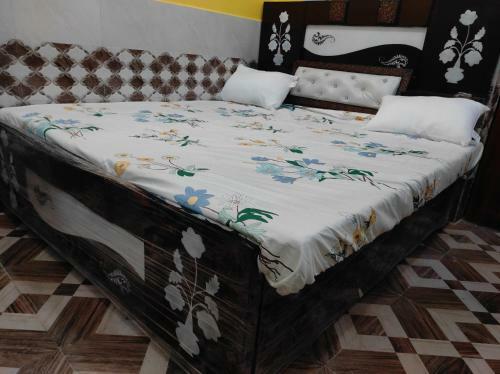 Apartamento Spot On 83295 Sahu Room's