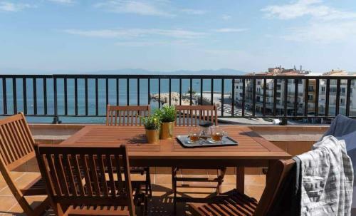 �tico La Escala Apartamento En Primera L�nea de Mar