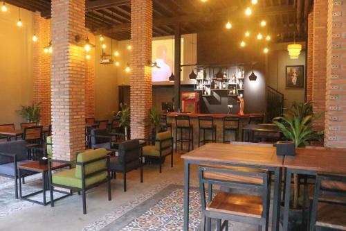 Feliz Hostel Cafe & Bar