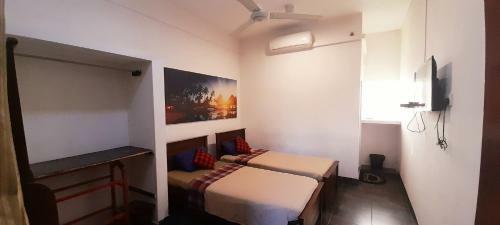 Hostal Hotel 100