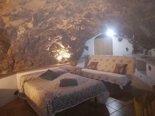 Casa Cueva El Perucho